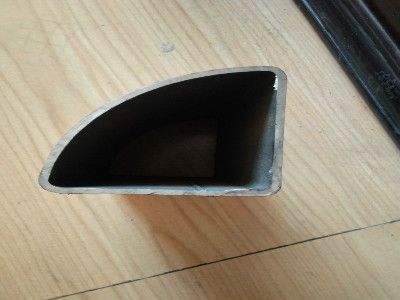 天津市北辰區(qū)滕飛翔金屬制品銷售部 專業(yè)供應(yīng)面包管、扇形管、凹槽管，批發(fā)價格，品質(zhì)保障